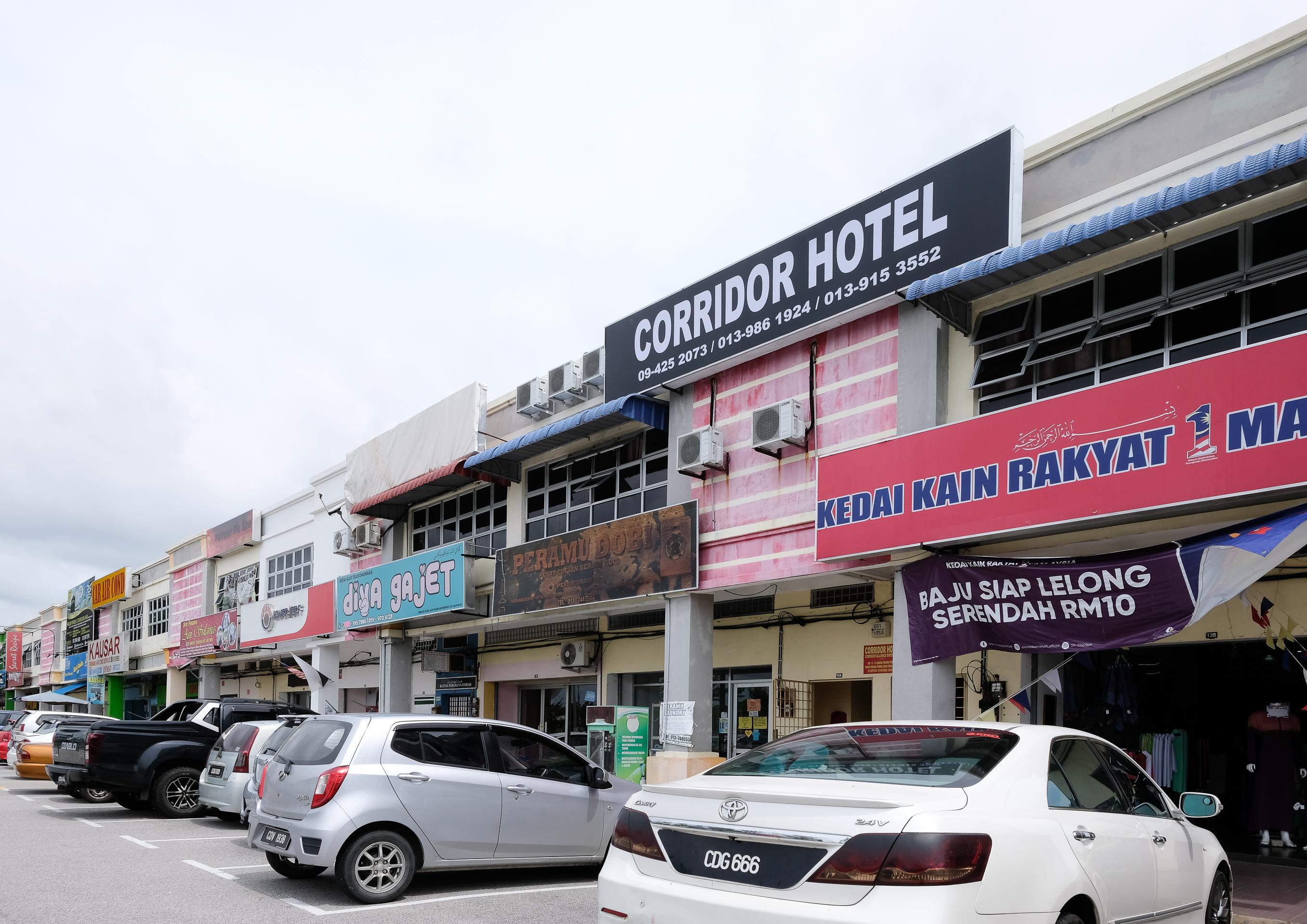 Super Oyo 720 Corridor Hotel 2 Pekan Exterior foto
